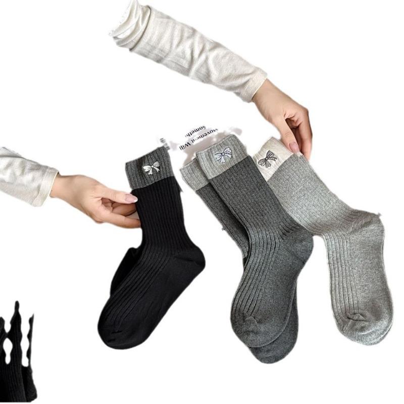 Female Autumn and Winter Lovely Cartoon Embroidery Bow In The Tube Pile Socks