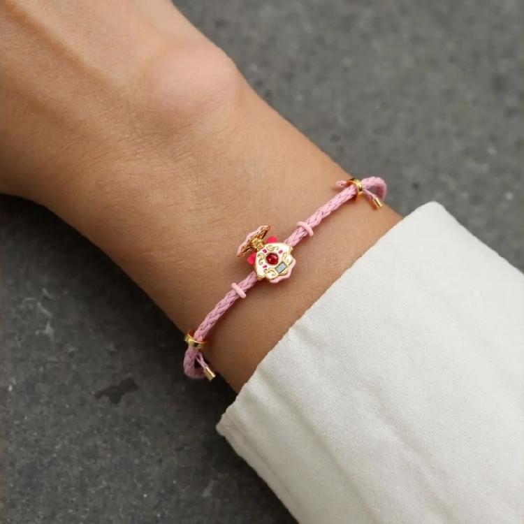 Comfortable Wear Stylish Shell and Leather Bracelet Craft for Durability Materials and All Day Wear Jewelry Accessory