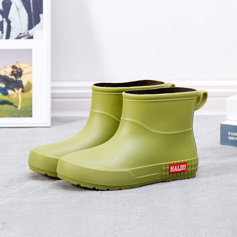 Medium tube rain shoes women's non-slip short tube rubber shoes fleece warm water shoes kitchen waterproof shoes women's lightweight flat rain boots