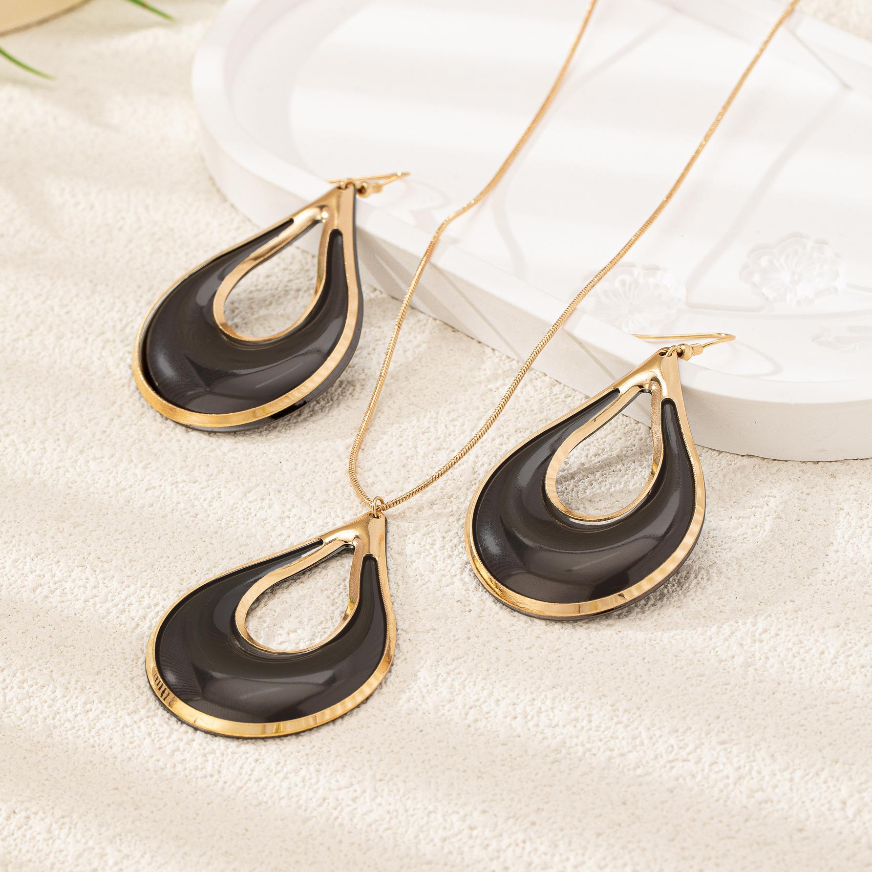 

Модные ожерелья для женских ювелирных изделий чёрный