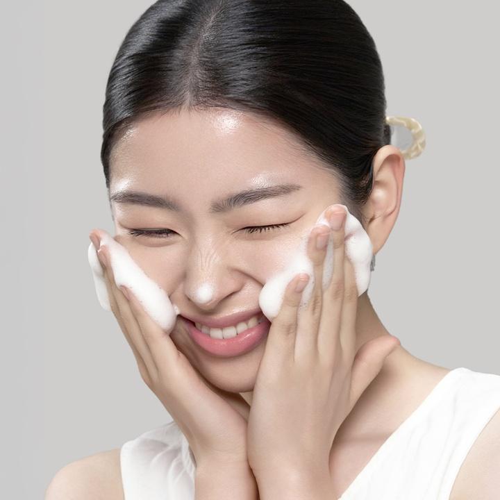 Hesul Rice Moisture Gel Cleanser 170ml Korean Gentle Hydrating Facial Cleanser for Dry Skin