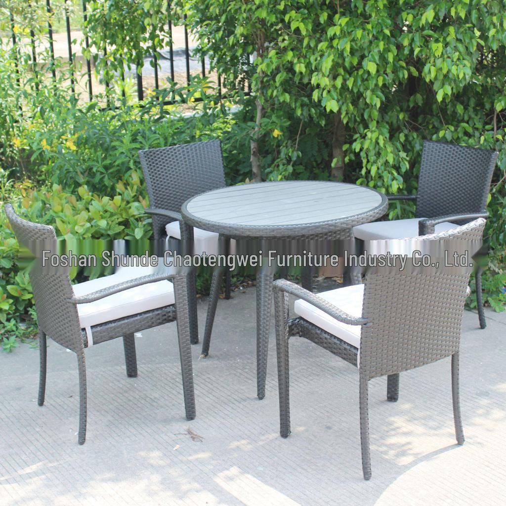 Outdoor Leisure Dining Set: Woven Rattan Table and Chairs for Hotel or Patio