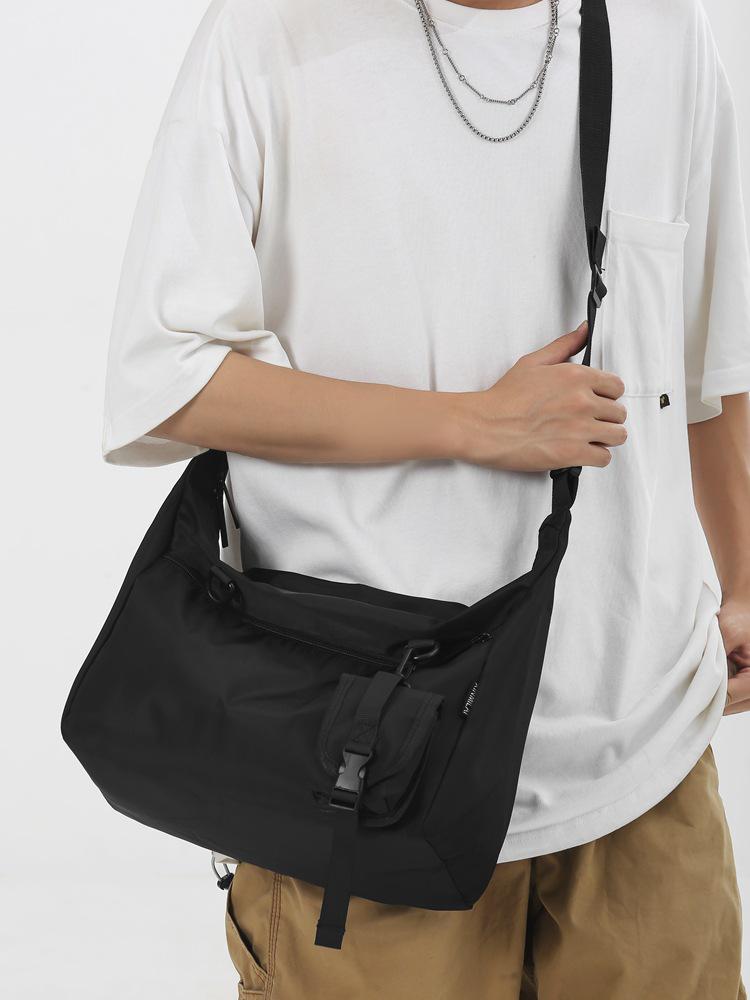 Trendy Japanese Sporty Style Women's Casual Crossbody Bag: Large Capacity Functional Workwear & Commuting Shoulder Messenger Bag