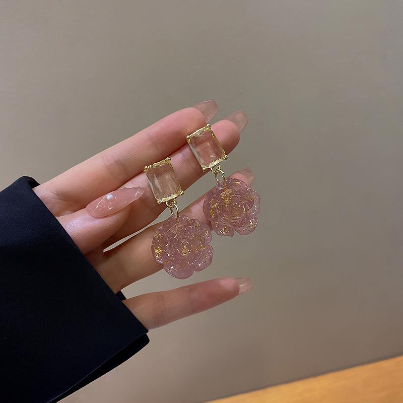 BLINGBAY New Women's Earrings Retro Women's Light Luxury High-End Niche Earrings Sweet Temperament Ear Accessories Modern Jewelry Gifts