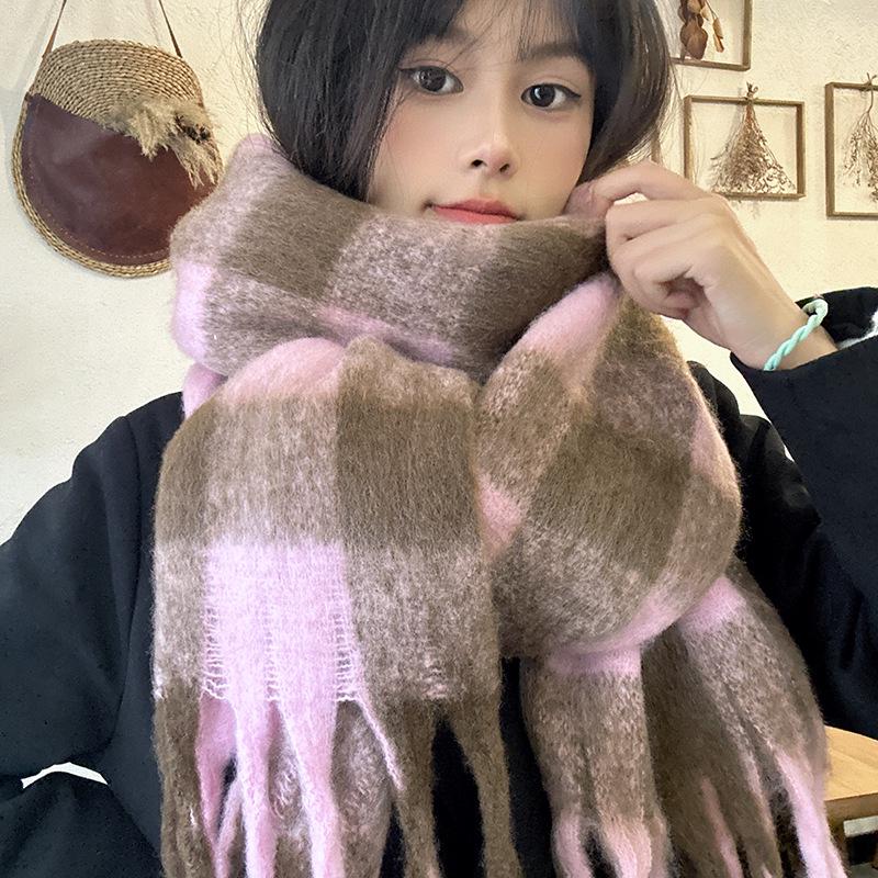 Luochi Black & White Plaid Scarf: Warm, Thick, Korean Style, Fashionable, Versatile Tassel Scarf for Women, Autumn/Winter