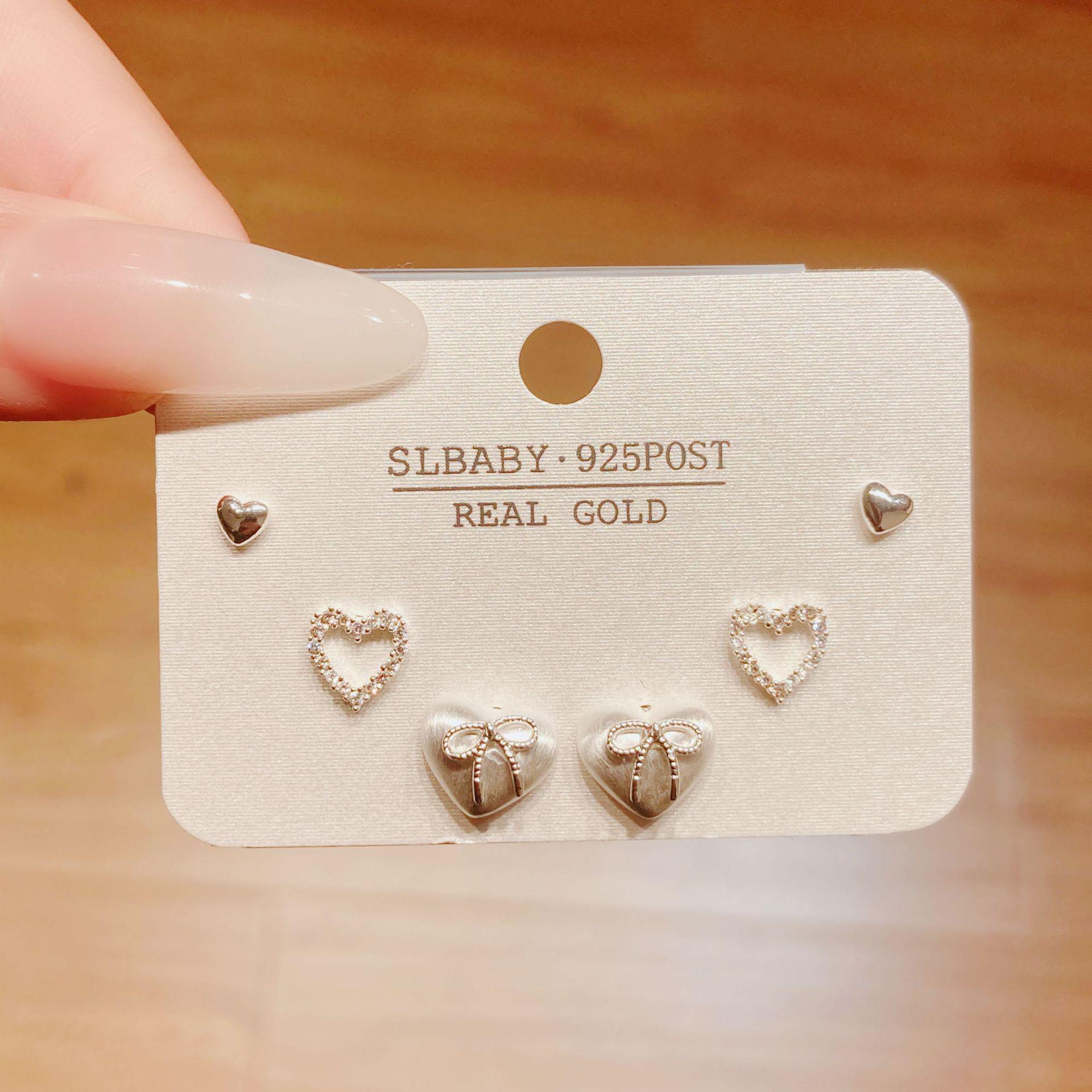 Набор французских серег-гвоздиков в форме сердца, Высокая мода, Зима 2025: Элегантная легкая роскошь для женщин