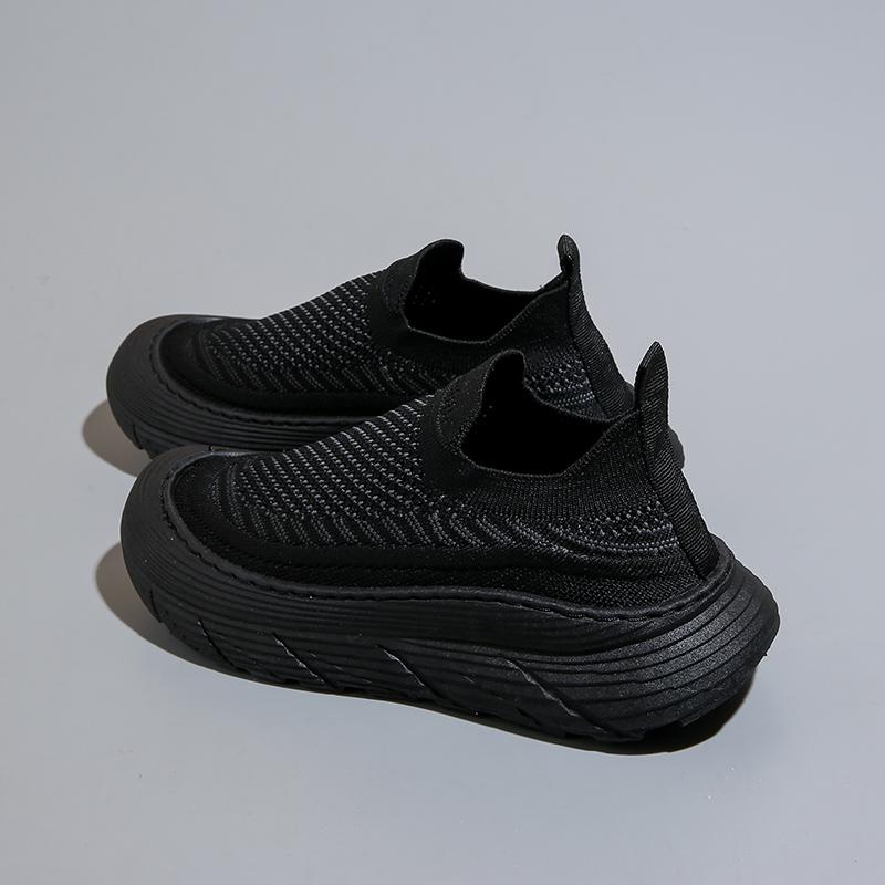 Sneakers spring soft soles are not tired, coconut shoes fly-woven mesh running fitness