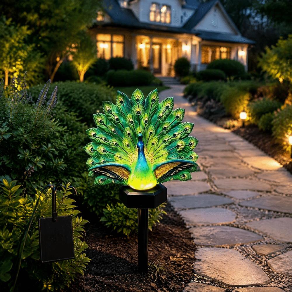 Resin Peacock Garden Decor Energy Saving Solar LED Peacock Figurine Light  Yard