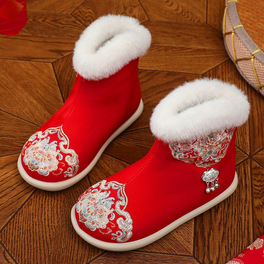 2025 Winter Chinese Hanfu Leather Snow Boots for Girls - Handmade Embroidered Cotton Children's Shoes for New Year's Day