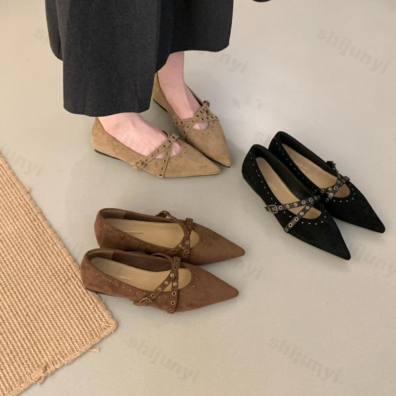 Women Mary Jene Shoes 2026 Autumn New Vintage Pointed Toe Belt Buckle Flats Luxury Outdoor Non Slip Casual Fashion Single Shoes