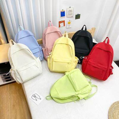 Οι Σακίδια Πλάτης Είναι Μοντέρνα και Δημοφιλή Μεταξύ Μαθητών Δημοτικού και Γυμνασίου