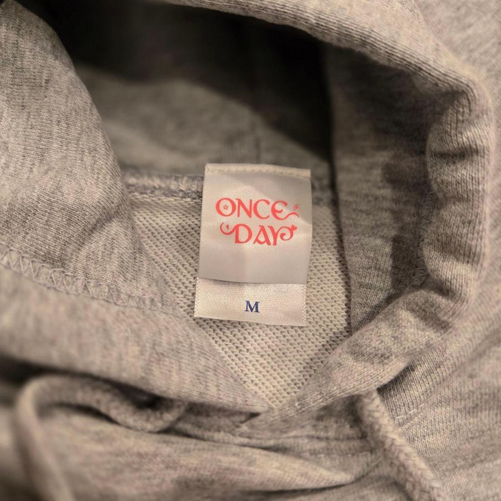 [USED] Excellent Condition TWICE ONCEDAY 2022 Hoodie, Size M