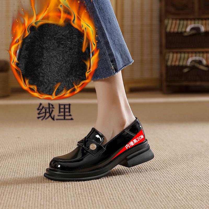 

SheII увеличение внутренней высоты маленький размер 3233 маленькие золотые монеты толстая подошва толстый каблук женские маленькие кожаные туфли 40