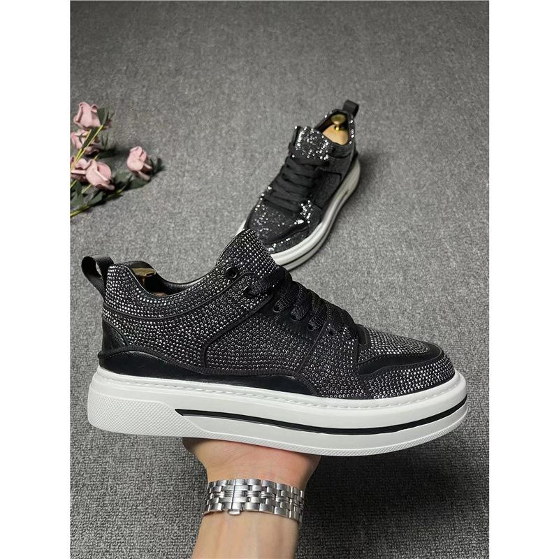 Autumn low-top hot drilling comfortable and lightweight sports and leisure board shoes qs