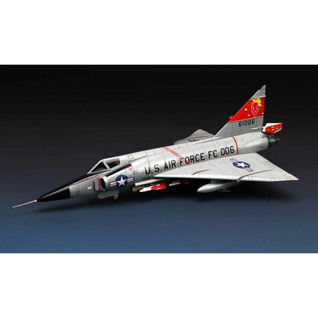 Meng Model Convair Delta Dagger Plastic Model Kit 1/72 F-102A MNETS-003