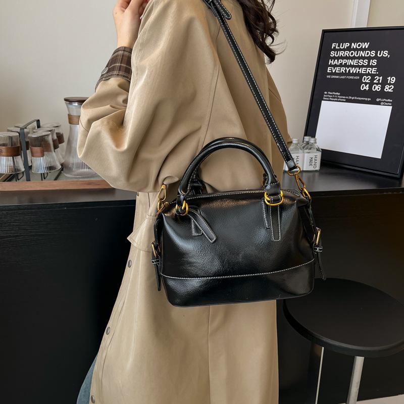 Fashion large-capacity handbag women's 2025 new retro mommy bag casual versatile shoulder messenger bag