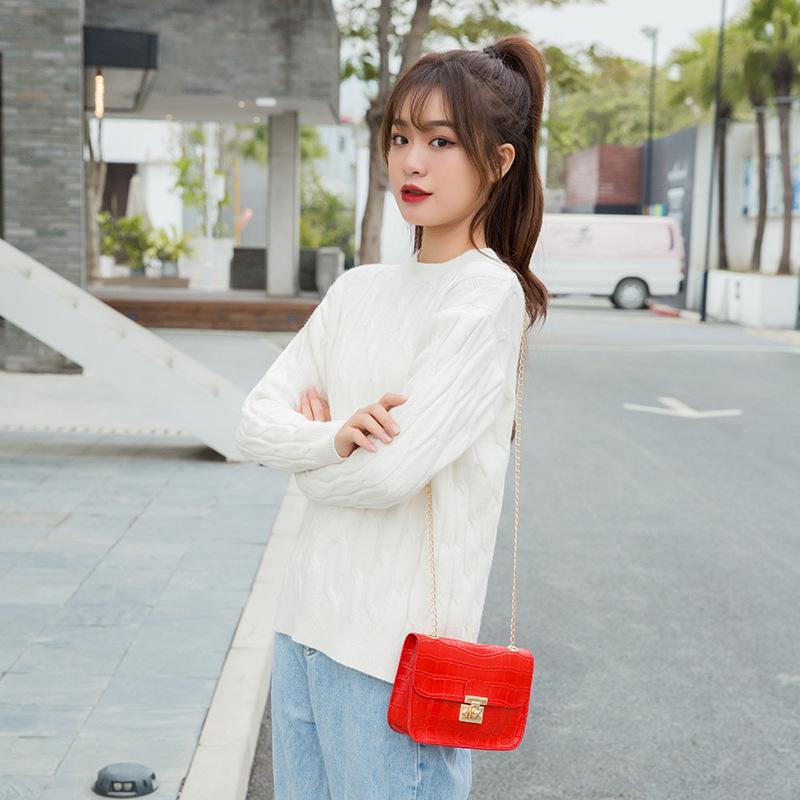 Guangzhou Women's Bag Winter Crocodile Pattern Lock Chain Small Square Bag Single Shoulder Oblique Span Candy Color Mobile Phone Bag