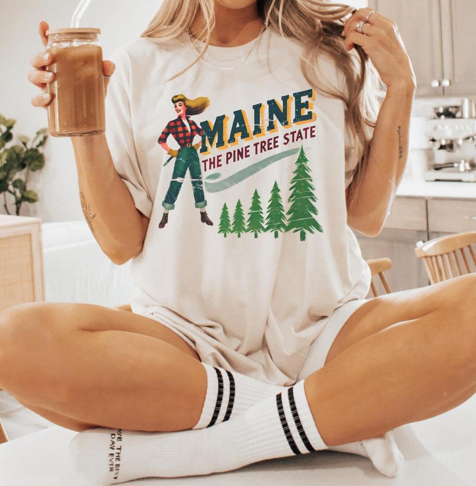 

Maine Pine Tree Vintage Graphic,Casual Wear, Unisex Natural T-Shirt Unisex T-Shirt L