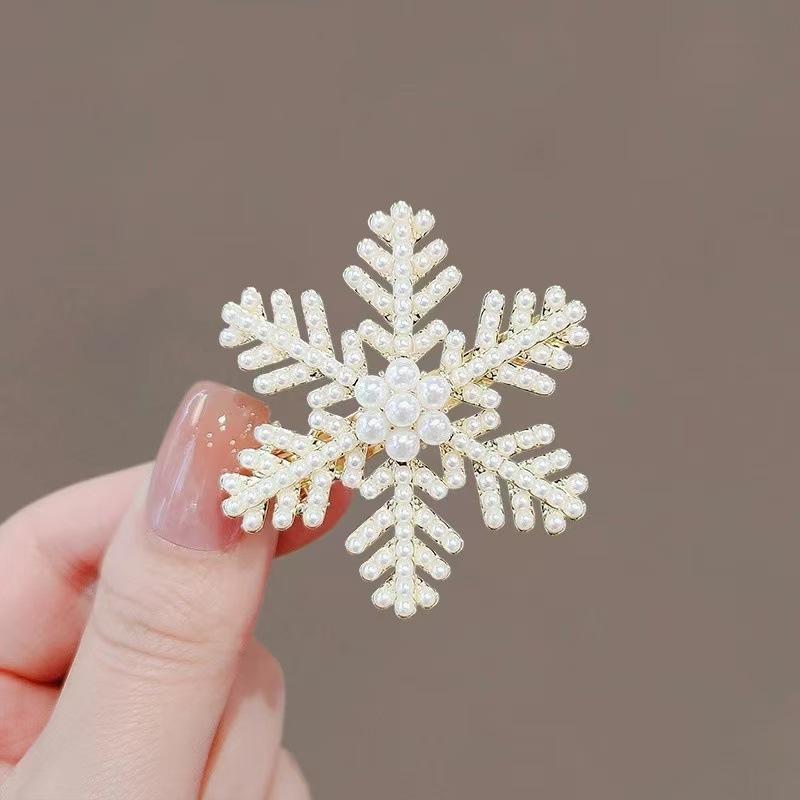 Cute and Simple Green Christmas Tree Brooch, Personalized Light Luxury, High-end, Niche Design, Christmas Atmosphere Brooch