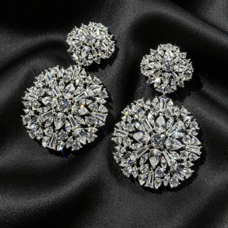 Elegant Zircon-Studded Flower Earrings with S925 Silver Posts – Versatile Luxury Ear Accessories for Women
