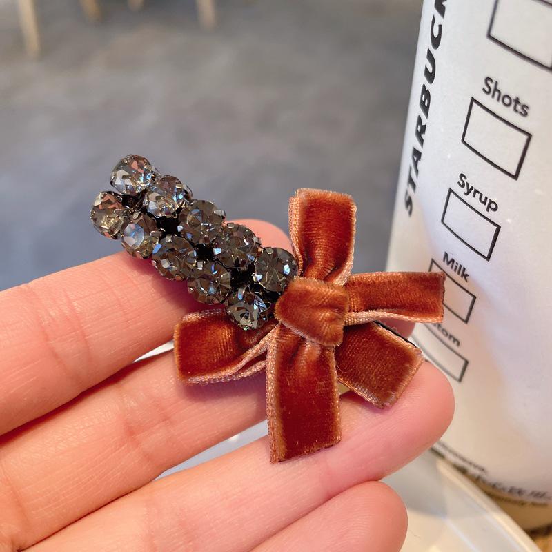 

Elegant Velvet Rhinestone Bow Duckbill Clip for Autumn/Winter