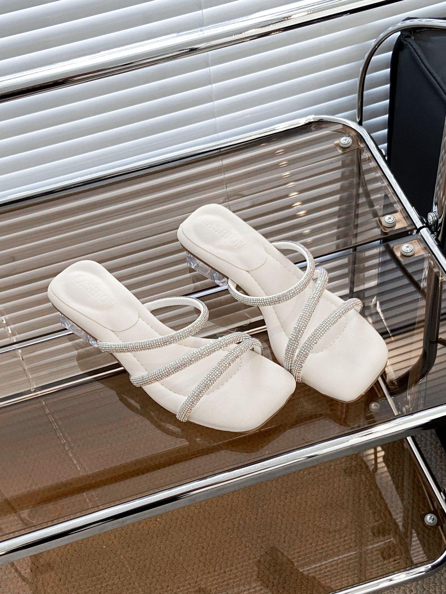 

Стразовые шлепанцы женские 2025 новые летние для улицы на толстом каблуке шлепанцы красивые квадратный носок высокий каблук 40 бежевый