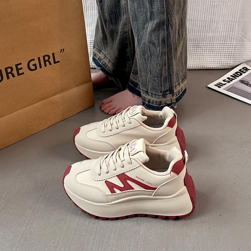 2025 Spring New Fashion Thick Sole Heightening Trend Letter Versatile Women's Casual Shoes Sports Board Shoes Women 2513