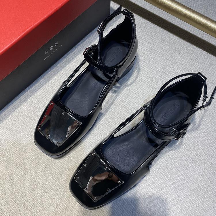 Silver retro Roman women's shoes white leather bag head sandals women's summer flat heels light mouth square head single shoes