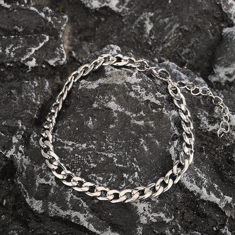 Titanium Steel NK Men's Bracelet That Doesn't Fade, Has a High-end Feel, Is Niche and Simple, Cuban Side Chain, Classic Versatile Accessory for Women