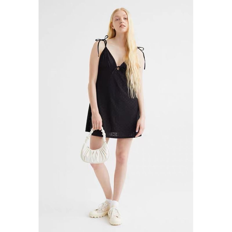 

H * Yuan Pure White Or Black Holiday Feeling Cut Out Embroider Deep V-neck Lace up Sling Dress Black XXS