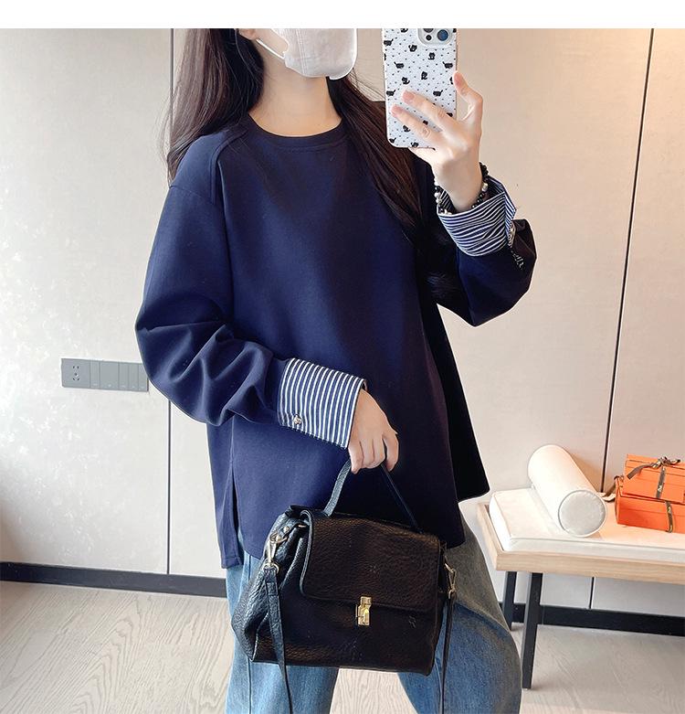 

Korean Style Maternity Two-Piece Set: Mid-Length Hoodie & Striped Sleeve T-Shirt Top M [40-53 kg]