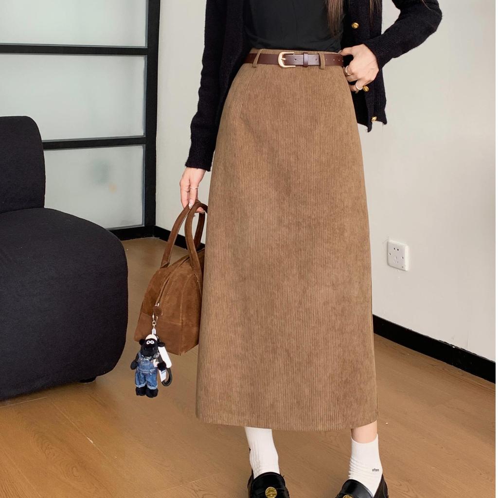 Dámská manšestrová retro podzimní/zimní zeštíhlující rovná sukně se zadním rozparkem