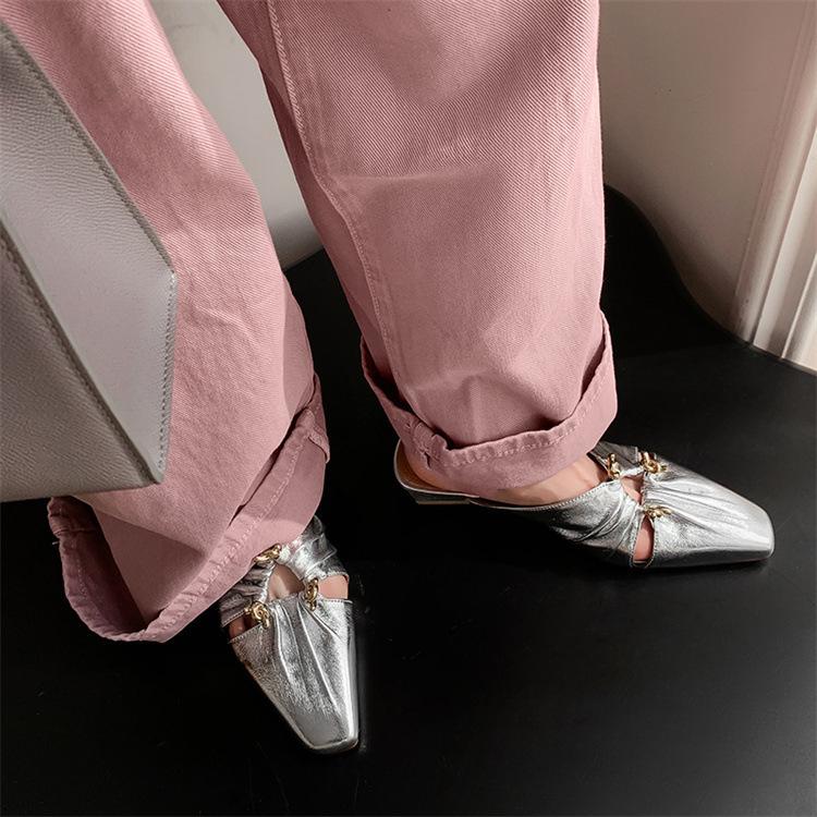 

Французский нишевый дизайн, чувство квадратной головы, полые, сложенные наполовину, перетаскиваемые, металлические пряжки, сумка, головные тапочки, женские летние классные тапочки 40 серебряный