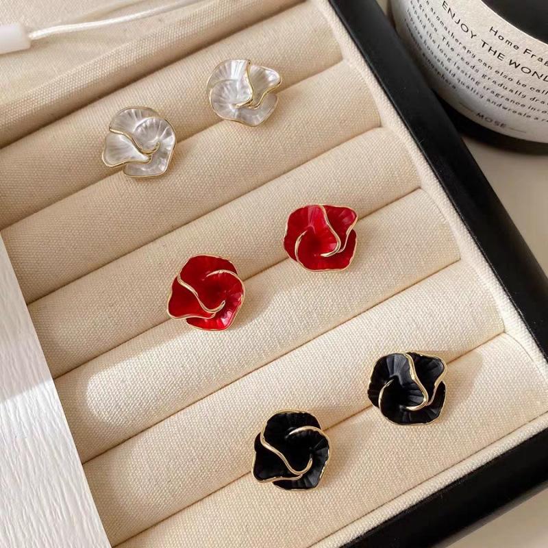 Luxury-simplified Elegant and Exclusive Small-scale Camellia Flower Stud Earrings for Women, in A Cold and Minimalist Style.