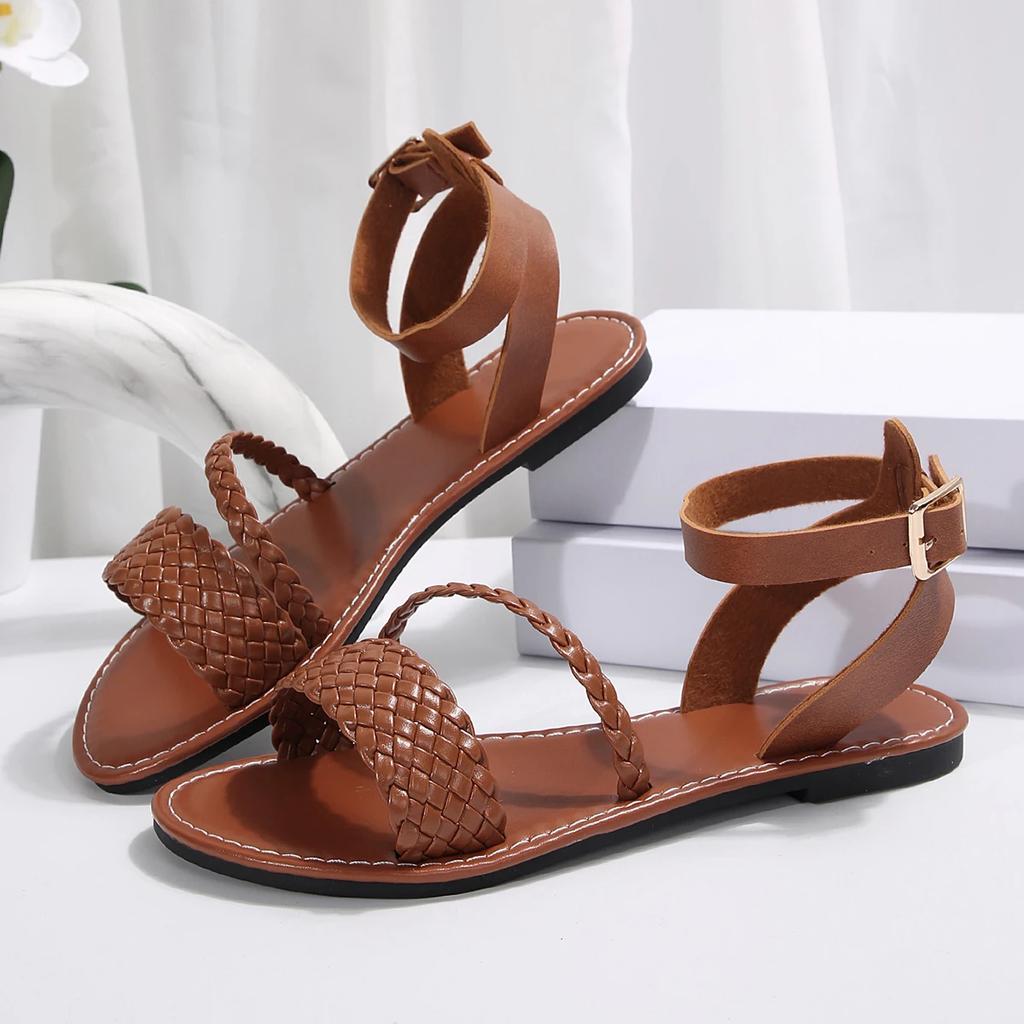 Fashion Women Beach Woven Hollow Sandals Women Flats Casual Clip Toe Sandals Summer 2025 New Fashion Casual Walking Shoes for Women