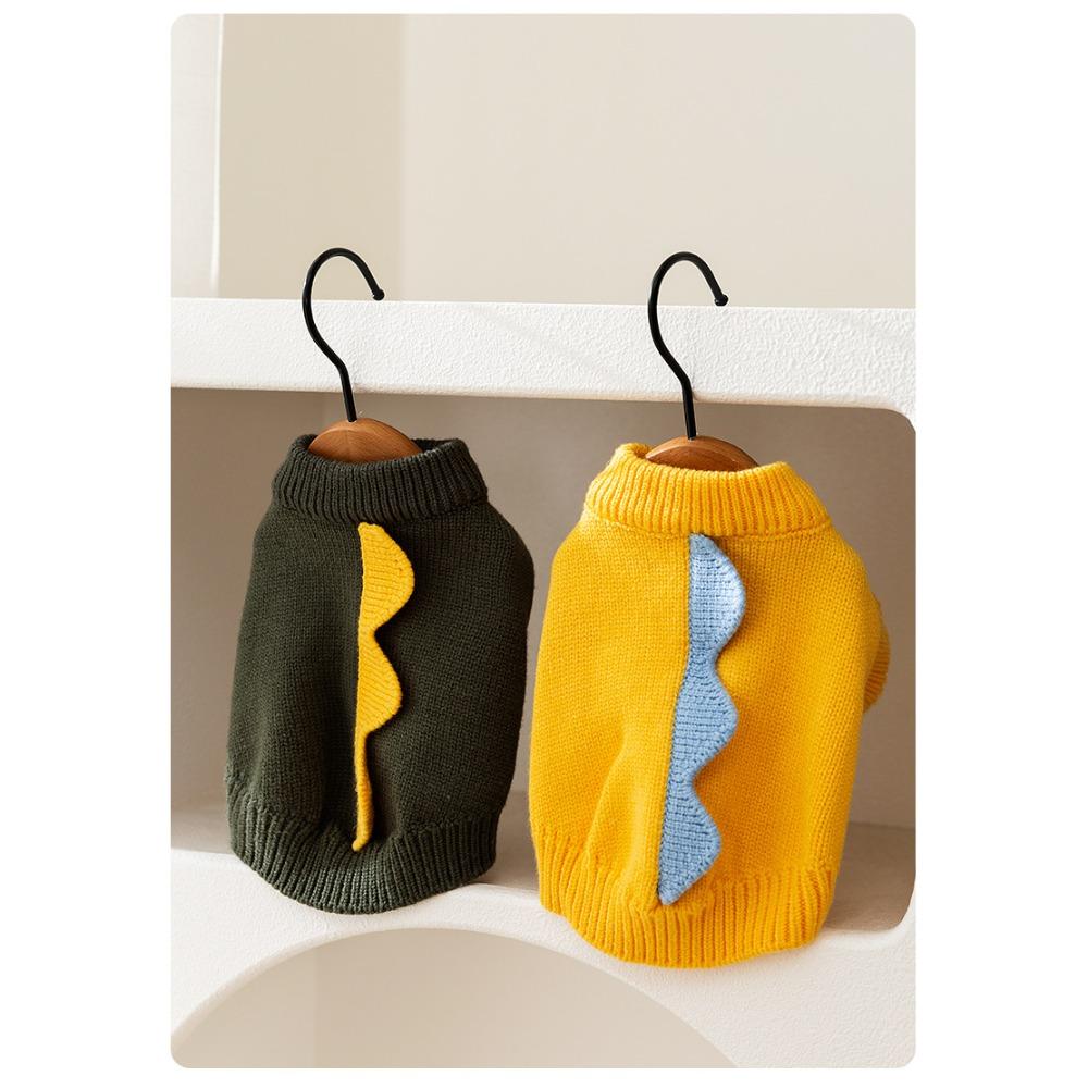Cat clothes, warm in autumn and winter, thin two-legged cute little dinosaur two-legged knitted sweater, puppy dog pet clothing