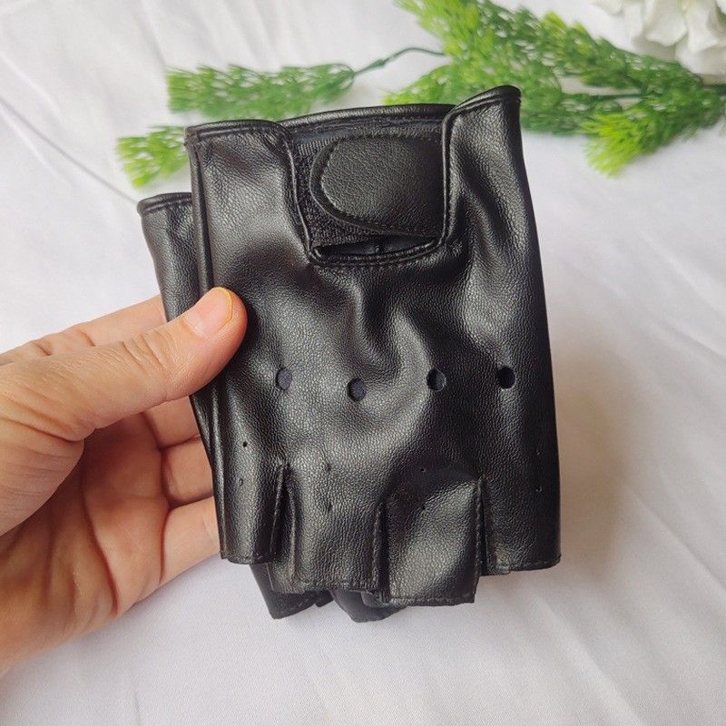 

Kids Gloves Half Finger Stage Performance Rivet Diamond DS Punk Sweet Cool JK Young Adult Dance Student Props Black [children s arch half finger]]