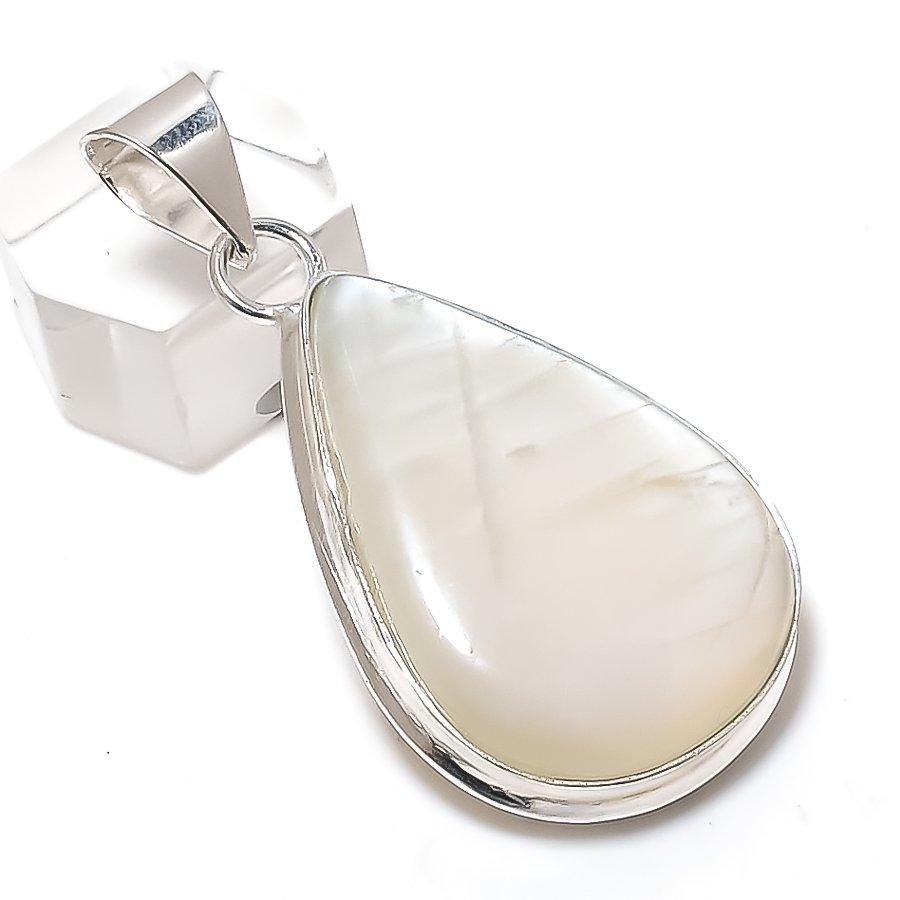 

Natural Mother Of Pearl Gemstone 925 Sterling Silver Jewelry Pendant 2.05 y1j06