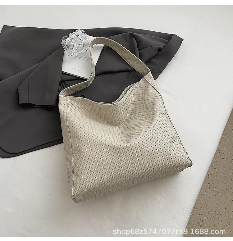 New Fashion Large-capacity Woven Bag 2025 One-shoulder Crossbody Versatile Simple Solid Color Commuter Tote Large Bag