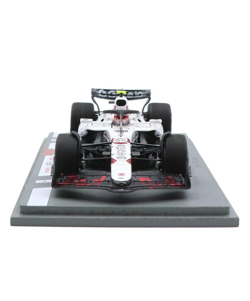 Spark Scale Oracle Red Bull Racing Honda RB21 with Yuki Tsunoda from the 2025 F1 Japanese Grand Featuring a Pit Miniature Model 1/43 Prix, Board, Car,