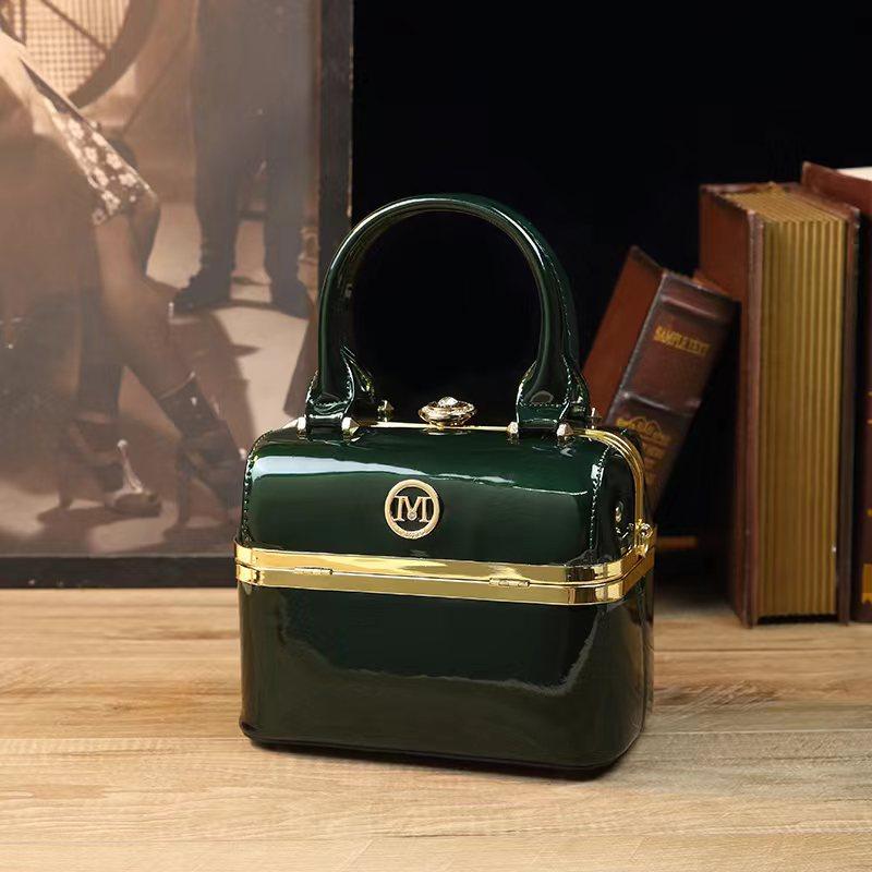 Glossy Patent Leather Small Box Women's Bag Holiday Gift for Girlfriend Exclusive Handbag Cross-Border Wholesale Winter New Style