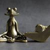Meditation Zen Buddhist Frog Statue Animal Sculpture Incense Burner Frog Incense Stick Home Desk Decoration Tea Set Pet
