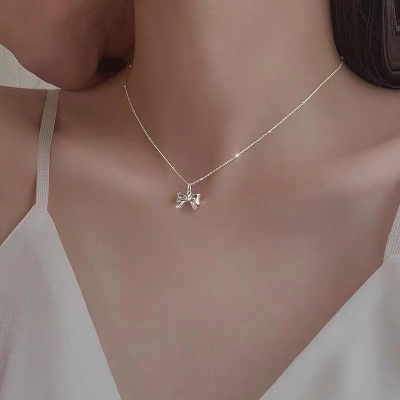 Elegant Bow Necklace for Women - 2023 Niche Design, High-End Clavicle Chain Gift