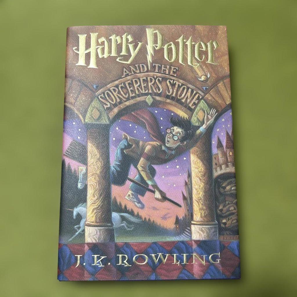 [USED] Harry Potter complete set in special box (trunk-shaped)