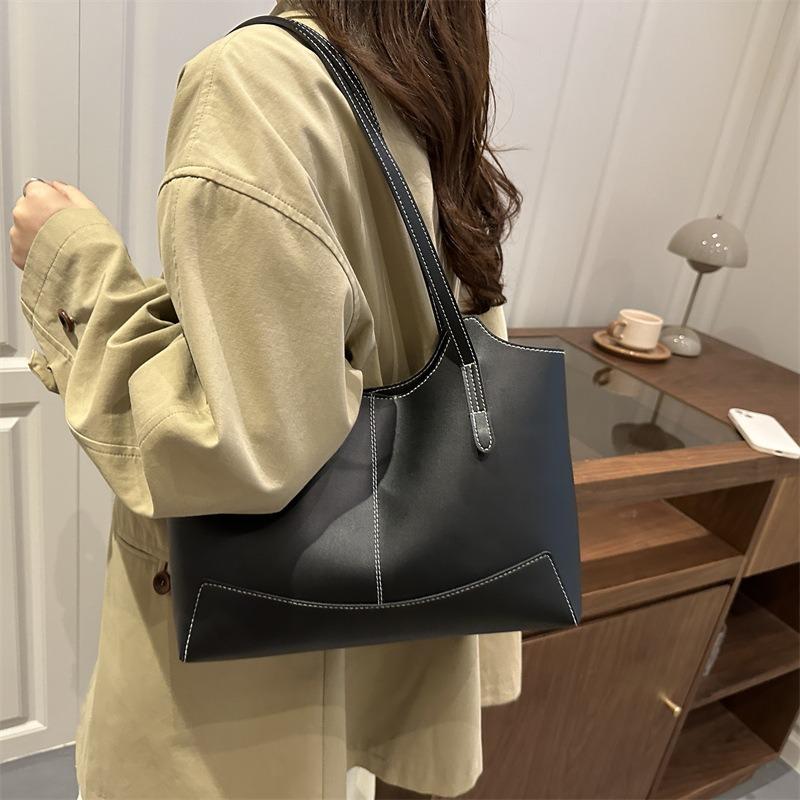 Retro Bag Women's Spring New Largecapacity Armpit Bag Commuter Portable Shoulder Big Women's Bag