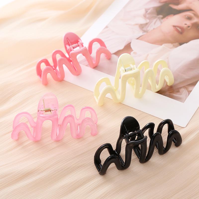 Cream Wave Acrylic Shark Hair Clip - Korean Design Hair Accessory