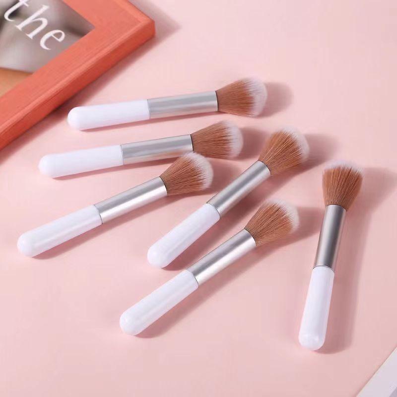 1PC Blush Brush Highlight Brush Loose Powder Brush Honey Brush Makeup Brush Beginner Beauty Tool Portable