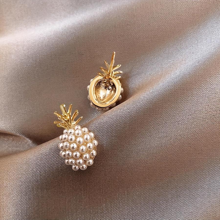 Stylish Pearl Pineapple Stud Earrings
