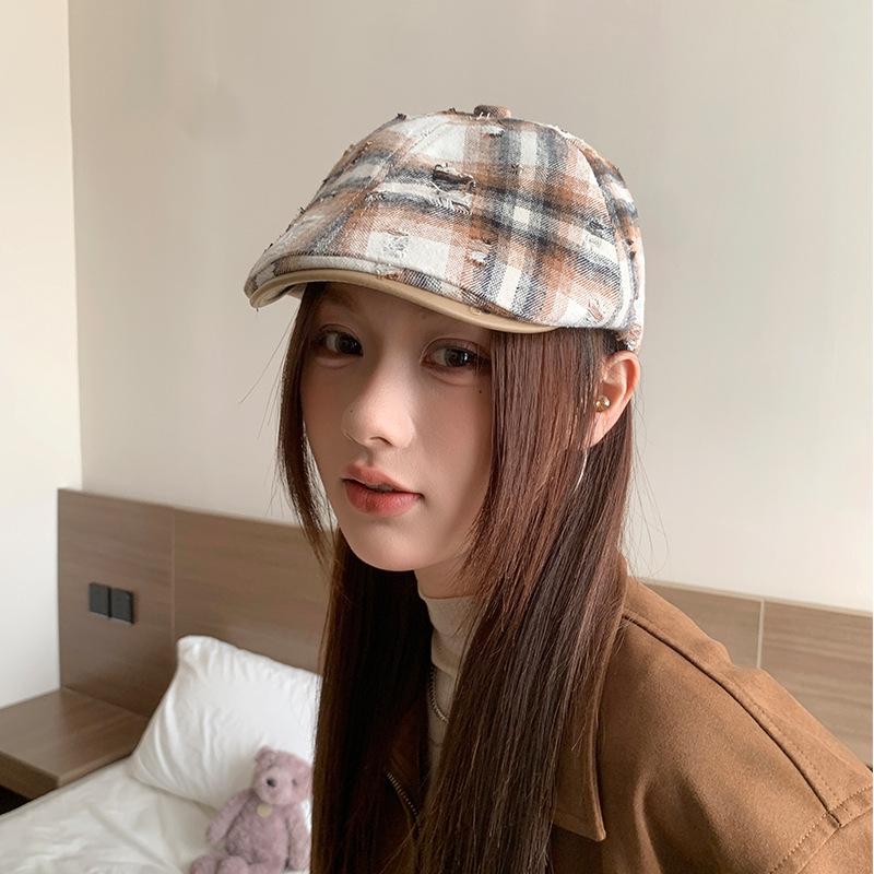 Personalized Old Hole Newsboy Hat Female British Fashion Duck Bill Painter Hat Pu Leather Brim Retro Plaid Forward Hat