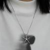 Minimalist Starfish Pendant Necklace for Women - Niche Design, Versatile Clavicle Chain, Vacation Style Fashion.